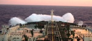 YANGZIJIANG: Sails through storm to deliver record profit, record dividend