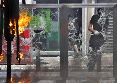 greek-riots-29-06-11