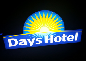 DaysHotel_logo